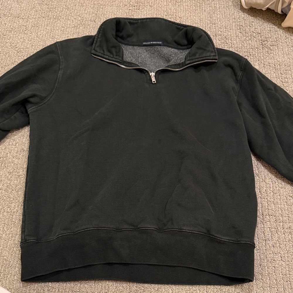 Brandy Melville Men's Dark Green Zip-Up Sweater